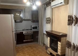 Сдаю 2-комнатную квартиру, 52 м2, Махачкала, проспект Имама Шамиля, 61