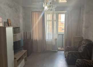 Сдам в аренду двухкомнатную квартиру, 44 м2, Крымск, улица Карла Либкнехта