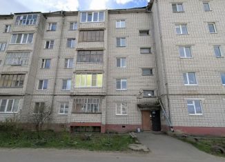 Продаю 2-ком. квартиру, 51.2 м2, посёлок городского типа Медведево, улица Горького, 3