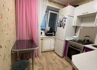 Продаю 1-ком. квартиру, 33 м2, Татарстан, улица Солидарности, 28