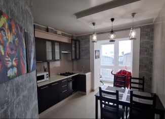 Сдам в аренду 2-ком. квартиру, 58 м2, Республика Башкортостан, улица Чернышевского, 71/1