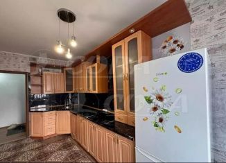 Продаю трехкомнатную квартиру, 68.2 м2, Тюмень, улица Домостроителей, 6А