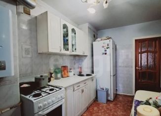 Продаю трехкомнатную квартиру, 59.4 м2, Балашов, улица Орджоникидзе, 4