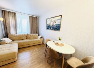 Продам 3-ком. квартиру, 59 м2, Ростов-на-Дону, Пролетарский район, проспект 40-летия Победы, 13/5