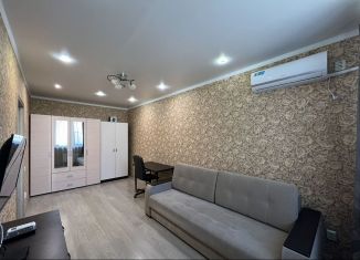 Сдается 1-комнатная квартира, 38 м2, Аксай, улица Суворова, 21/32к2