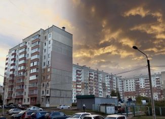 Продаю 2-ком. квартиру, 53 м2, Красноярский край, улица Молокова, 64