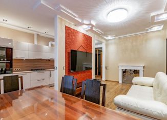 Сдам в аренду четырехкомнатную квартиру, 130 м2, Санкт-Петербург, Невский проспект, 22-24