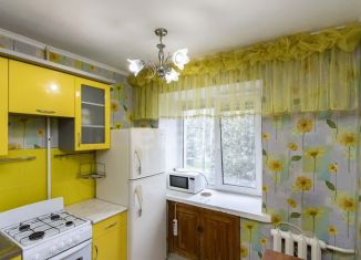 Продажа трехкомнатной квартиры, 55 м2, Тюмень, улица 50 лет Октября, 51