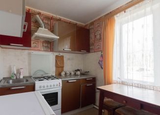 Продажа 3-комнатной квартиры, 51.6 м2, посёлок городского типа Волочаевка-2, Советская улица, 40