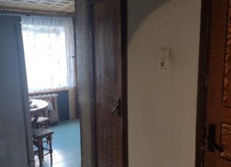 Продается трехкомнатная квартира, 72 м2, Луга, проспект Володарского, 26