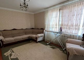 Продается двухкомнатная квартира, 40.6 м2, село Чернокозово, улица Ревазова, 7