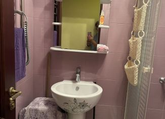 Сдается трехкомнатная квартира, 50 м2, Сочи, улица Чебрикова, 7А, микрорайон Завокзальный