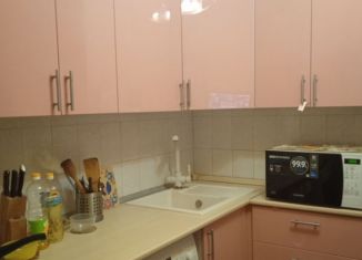Продам 4-комнатную квартиру, 64 м2, Азов, Черноморский переулок, 62