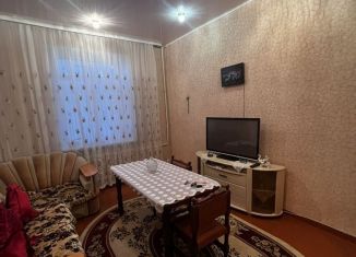 Сдается в аренду двухкомнатная квартира, 47 м2, Краснотурьинск, улица Микова, 2
