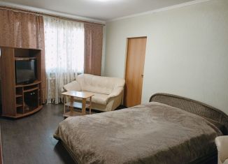 Сдаю 2-комнатную квартиру, 60 м2, Псков, улица Яна Фабрициуса, 15