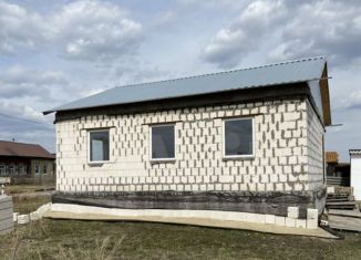 Продаю дом, 70 м2, поселок городского типа Белоярский, улица Кирова, 40