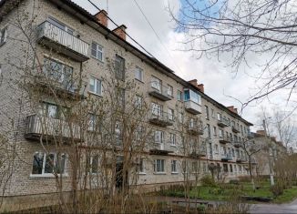 Двухкомнатная квартира на продажу, 42 м2, Сланцы, улица Жуковского, 31