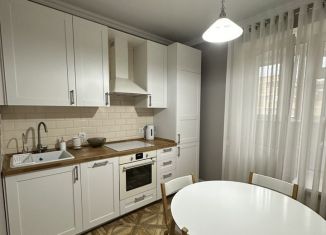 Сдается 1-ком. квартира, 40 м2, Москва, улица Александры Монаховой, 5к2