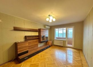 Продается трехкомнатная квартира, 76 м2, Краснодар, Уральская улица, 180