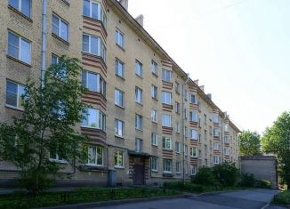 Сдается в аренду 3-ком. квартира, 60 м2, Санкт-Петербург, Новочеркасский проспект, 27к2, метро Новочеркасская