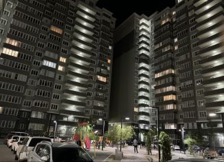 Продажа трехкомнатной квартиры, 105 м2, Дагестан, улица Вузовское Озеро, 13