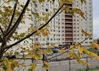 Продаю 2-ком. квартиру, 63.5 м2, Саратов, улица имени Г.К. Орджоникидзе, 44