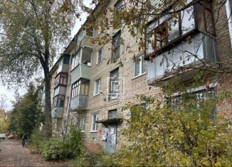 Продам 3-ком. квартиру, 55 м2, Калужская область, улица Никитина, 95