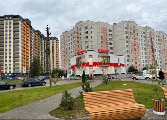 Продажа 2-комнатной квартиры, 60.3 м2, городской посёлок имени Свердлова, Западный проезд, 10