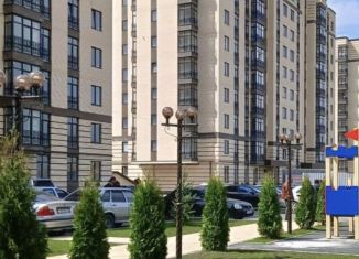 Продается трехкомнатная квартира, 75 м2, Северная Осетия, улица Астана Кесаева, 44Е