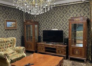 Продам трехкомнатную квартиру, 132 м2, Ставропольский край, улица Шаумяна, 31/33