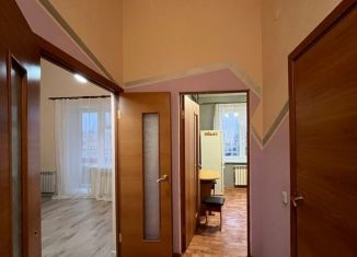 Сдается 1-ком. квартира, 40 м2, Тобольск, улица Розы Люксембург, 6/3