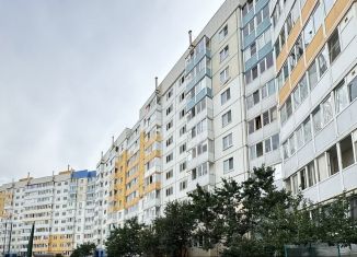 Продам двухкомнатную квартиру, 51.3 м2, Строитель, улица Жукова, 11