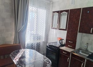 Сдаю 2-ком. квартиру, 56 м2, Тында, улица Кирова, 6