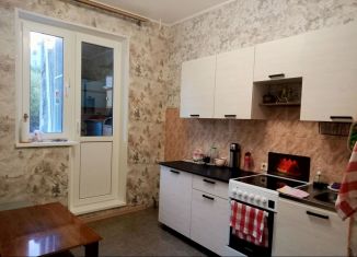 Продается 2-комнатная квартира, 57 м2, Мурманск, улица Шмидта, 2