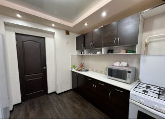 Продаю четырехкомнатную квартиру, 79.2 м2, посёлок Ува, Советская улица, 11