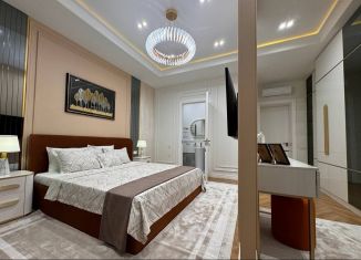 Сдам 2-ком. квартиру, 80 м2, Казань, улица Карла Маркса, 42