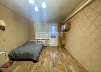 Продам 2-ком. квартиру, 49 м2, Астрахань, улица Полякова, 17