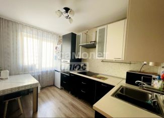 Продам 3-комнатную квартиру, 72.8 м2, Барнаул, улица Малахова, 140