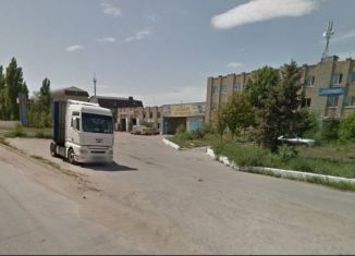 Сдаю в аренду машиноместо, 30 м2, Саратовская область, Песчано-Умётская улица, 42