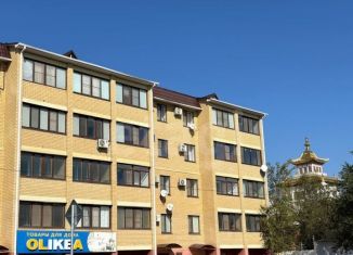 Продам 3-ком. квартиру, 105.7 м2, Элиста, улица Ю. Клыкова, 55