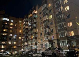 Продажа трехкомнатной квартиры, 100 м2, Смоленск, улица Твардовского, 8Б