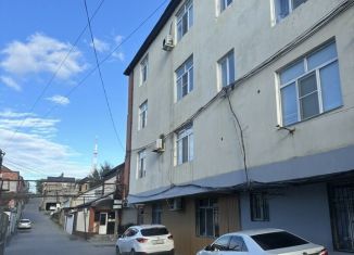 Продажа 2-комнатной квартиры, 72 м2, Дагестан, улица Селивантьева, 2