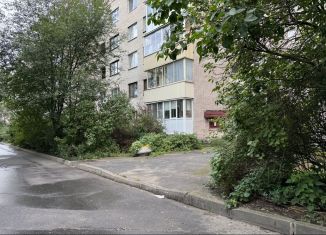 Продам 2-ком. квартиру, 58 м2, Санкт-Петербург, Железнодорожная улица, 40/1