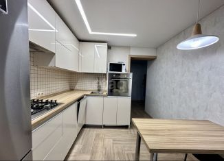 Продается 3-ком. квартира, 69.5 м2, Йошкар-Ола, улица Петрова, 18, микрорайон Юбилейный