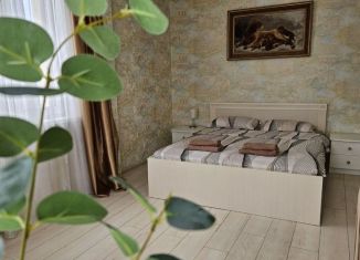 Сдам в аренду 2-ком. квартиру, 70 м2, Казань, улица Академика Сахарова, 20