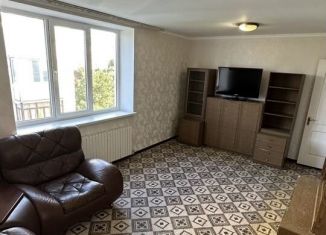 Сдам в аренду 2-комнатную квартиру, 60 м2, Феодосия, Крымская улица, 66