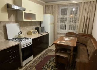 Сдаю 2-комнатную квартиру, 50 м2, Владикавказ, улица Леонова, 11, 4-й микрорайон