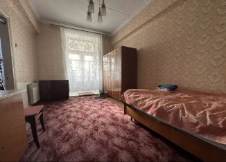 Продается 2-ком. квартира, 57 м2, Березники, проспект Ленина, 51