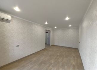 Продаю 1-ком. квартиру, 30 м2, Армавир, улица Каспарова, 13