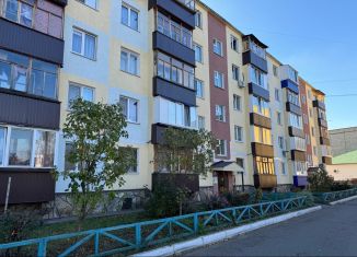 Продаю 3-ком. квартиру, 60 м2, Салават, улица Калинина, 75